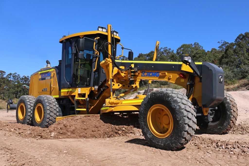 XCMG GR2605 motor grader on a gravel job site